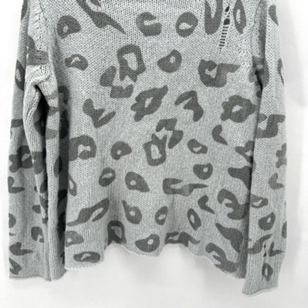 WOODEN SHIPS Distressed Leopard Print V-Neck Sweater Grey Size S/M Shabby Chic - Picture 9 of 10